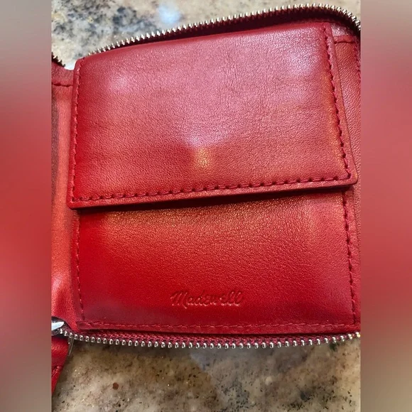 Madewell Essential Zip Wallet in Red - Picture 6 of 9